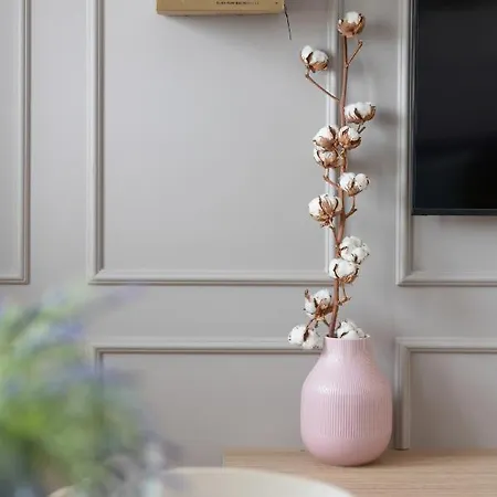 Retro-style In By Renters 华沙